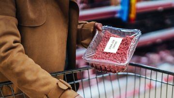 Se han retirado del mercado más de 58,000 libras de carne molida que se elaboró el 14 de agosto y que se vendieron en 3 estados.