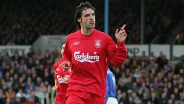PORTSMOUTH, GREAT BRITAIN - APRIL 20:  Fernando Morientes of Liverpool celebrates scoring Liverpool&#039;s first goal during the FA Barclays Premiership match between Portsmouth and Liverpool, held at Fratton Park on April 20, 2005 in Portsmouth, England.