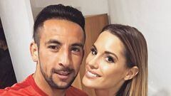 El futbolista chileno Mauricio Isla y su pareja Gala Caldirola, extronista y pretendienta de MYHYV