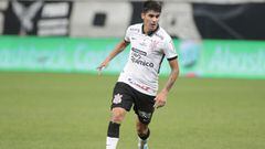 Araos asiste en empate de Corinthians