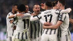 TURIN, ITALY - MARCH 09: Angel Di Maria of Juventus celebrates with team mates after scoring to give the side a 1-0 lead during the UEFA Europa League round of 16 leg one match between Juventus and Sport-Club Freiburg at Juventus Stadium on March 09, 2023 in Turin, Italy. (Photo by Jonathan Moscrop/Getty Images)