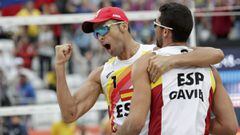 Pablo Herrera y Adrian Gavira, durante un partido de v&oacute;ley playa en los Juegos Ol&iacute;mpicos de Ri&oacute; 2016