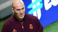 Real Madrid&#039;s French coach Zinedine Zidane takes part in a training session of his team on February 23, 2021 at the Atleti Azzurri d&#039;Italia stadium in Bergamo, on the eve of the UEFA Champions League round of 16  first leg football match Atalant
