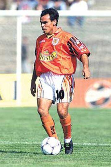 Jaime Riveros | La 'Liebre'. Volante de gran pegada y capacidad goleadora. Jugó entre 1995 y el 2000 en los naranjas.