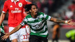 Gelson Martins, jugador que ha rescindido su contrato con el Sporting de Portugal, celebra un gol en un partido contra el Benfica.