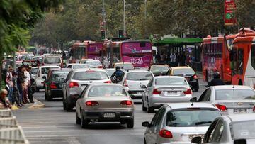 Restricción vehicular hoy, 29 de mayo: autos que no pueden circular en Santiago y calendario de mayo