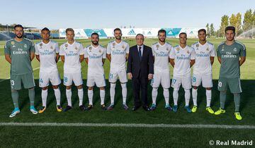 Academy players photo. From left to right: Kiko Casilla, Casemiro, Marcos Llorente, Carvajal, Borja Mayoral, Florentino Pérez, Nacho, Lucas Vázquez, Marco Asensio and Luca Zidane.