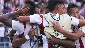 Jugadores del Junior celebran el gol ante La Equidad.