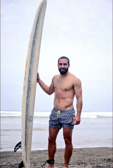 El Jugador del Real Madrid ha publicado fotos en sus redes sociales practicando Surf 
