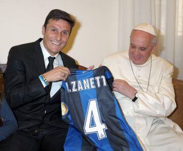 El Papa Francisco con Javier Zanetti
