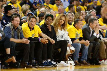 Jay-Z y Beyonce, fieles seguidores de la NBA.