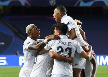 Atalanta de Bérgamo y el París Saint Germain se enfrentaron por los cuartos de final de la Champions League en el Estadio da Luz en Lisboa.