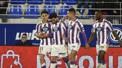 Los jugadores del Valladolid celebran el gol de Monchu.