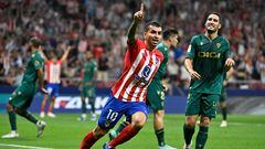 Atletico Madrid's Argentinian forward #10 Angel Correa celebrates scoring his team's first goal during the Spanish Liga football match between Club Atletico de Madrid and Cadiz CF at the Metropolitano stadium in Madrid on October 1, 2023. (Photo by JAVIER SORIANO / AFP)