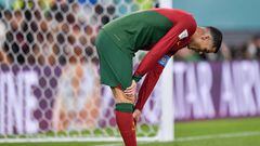 El astro portugués fue captado mientras sacaba algo de su short durante el partido ante Ghana, en la Copa del Mundo de Qatar 2022.