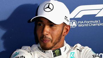 Lewis Hamilton "will not be rushed" on Mercedes contract