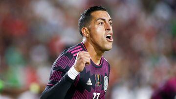 Rogelio Funes Mori festeja su primer gol con la Selecci&oacute;n Mexicana