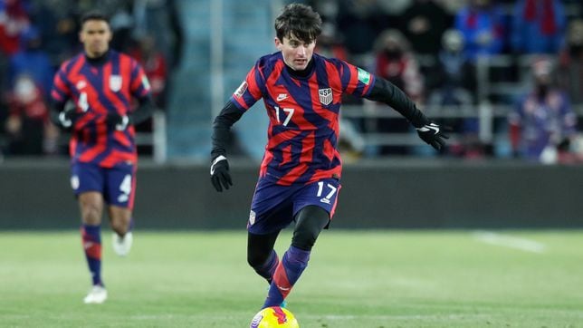 Who is USMNT midfielder Luca de la Torre set to sign for?