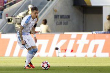 El defensa uruguayo de 21 años de edad está tasado en 30 millones de euros, siendo el jugador más cotizado del continente