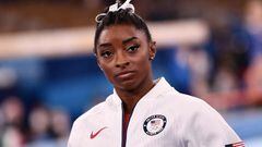 USA&#039;s Simone Biles waits for the final results of the artistic gymnastics women&#039;s team final during the Tokyo 2020 Olympic Games at the Ariake Gymnastics Centre in Tokyo on July 27, 2021. (Photo by Loic VENANCE / AFP)