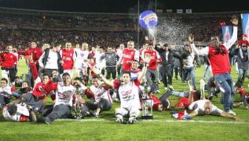 Independiente Santa Fe conquistó su séptima estrella en Colombia tras 37 años (1975-2012).
