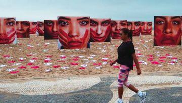 Exposici&oacute;n &#039;Nunca me callar&eacute;&#039; en la playa de Copacabana (R&iacute;o de Janeiro)