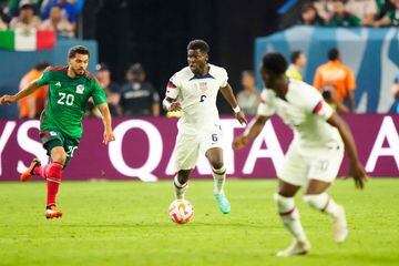 Yunus Musah #6 in the USA match against Mexico during the 2023 CONCACAF Nations League.