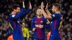 Lionel Messi y Jordi Alba se felicitan durante el partido del pasado jueves ante el Celta.