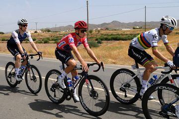 Remco Evenepoel sobre su Specialized en La Vuelta a España 2022.