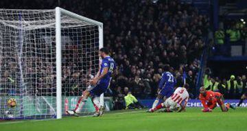 Chelsea 4-2 Stoke City; Premier League: the best images