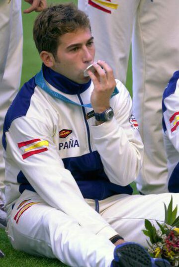 Verano 2000: Juegos Olímpicos de Sidney. Gana la plata con la Selección española.