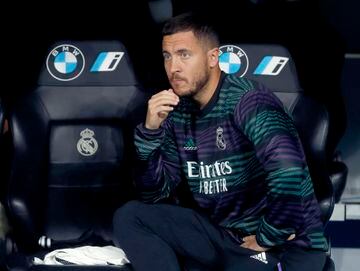 Eden Hazard, en el banquillo del Bernabéu.