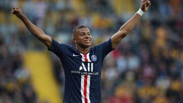 Paris Saint-Germain&#039;s French forward Kylian Mbappe celebrates after scoring the 3-0 goal during the pre-season friendly football match  Dynamo Dresden v Paris Saint-Germain (PSG) in Dresden, eastern Germany, on July 16, 2019. (Photo by Ronny Hartmann