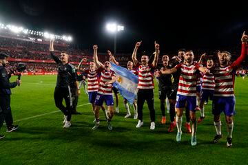 El Granada gana 2-0 al Leganés y retorna a la máxima categoria como campeones después de 55 años sin ganar el título de la división de plata.