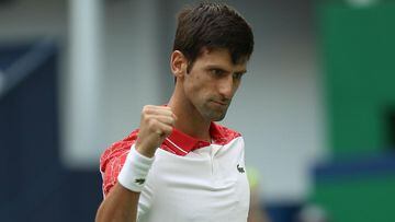 Majestic Djokovic marches on to the semis in Shanghai