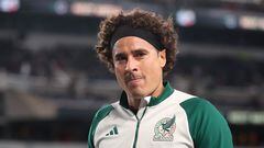 PHILADELPHIA, PENNSYLVANIA - OCTOBER 17: Guillermo Ochoa of Mexico walks off after warm up prior to the international friendly between Germany and Mexico at Lincoln Financial Field on October 17, 2023 in Philadelphia, Pennsylvania.   Alex Grimm/Getty Images/AFP (Photo by ALEX GRIMM / GETTY IMAGES NORTH AMERICA / Getty Images via AFP)