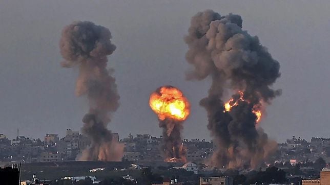 Israel bombardea Gaza “como no se ha visto en décadas”