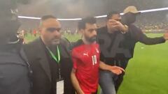 Lo llenan de láseres, queda fuera del Mundial y encima esto: el infierno de Salah