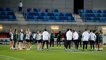 El Real Madrid femenino durante un entrenamiento en Valdebebas.