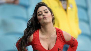 TOPSHOT - Paraguay&#039;s model Larissa Riquelme poses for pictures before the Copa America football tournament quarter-final match between Paraguay and Brazil at the Gremio Arena in Porto Alegre, Brazil, on June 27, 2019. (Photo by Juan MABROMATA / AFP)