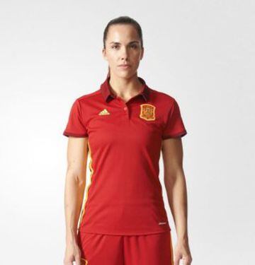 Spain unveil Women's Euro 2017 home and away playing kits