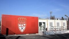 Imagen de la entrada a la sede de la Real Federaci&oacute;n de F&uacute;tbol de Madrid en los campos Ernesto Cotorurelo