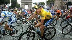 Lance Armstrong, en el circuito de los Campos El&iacute;seos en Par&iacute;s.