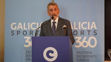 Carlos Mouriño durante su conferencia en el Círculo de Empresarios de Vigo.