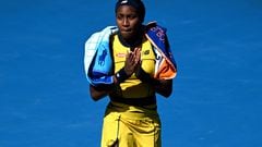 Melbourne (Australia), 23/01/2024.- Coco Gauff of the USA gestures to the crowd after winning her quarter final match against Marta Kostyuk of Ukraine on Day 10 of the 2024 Australian Open at Melbourne Park in Melbourne, Australia, 23 January 2024. (Tenis, Ucrania) EFE/EPA/JAMES ROSS AUSTRALIA AND NEW ZEALAND OUT
