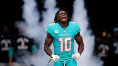 MIAMI GARDENS, FLORIDA - JANUARY 08: Tyreek Hill #10 of the Miami Dolphins yells while running onto the field prior to a game against the New York Jets at Hard Rock Stadium on January 08, 2023 in Miami Gardens, Florida.   Megan Briggs/Getty Images/AFP (Photo by Megan Briggs / GETTY IMAGES NORTH AMERICA / Getty Images via AFP)