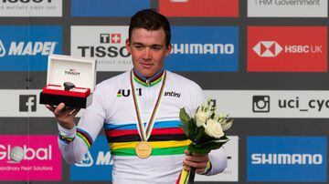 El campeón del mundo Mads Pedersen paseará el maillot arcoíris