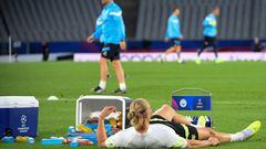 Manchester City's Norwegian striker Erling Haaland looks up after tripping over during a training session at the Ataturk Olympic Stadium in Istanbul on June 9, 2023, on the eve of the UEFA Champions League final against Inter Milan. (Photo by FRANCK FIFE / AFP)