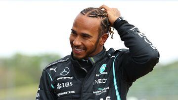 Lewis Hamilton rompe en silencio tras firmar con Ferrari