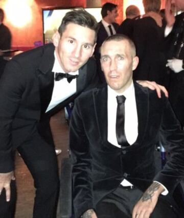 Messi y Fernando Ricksen.